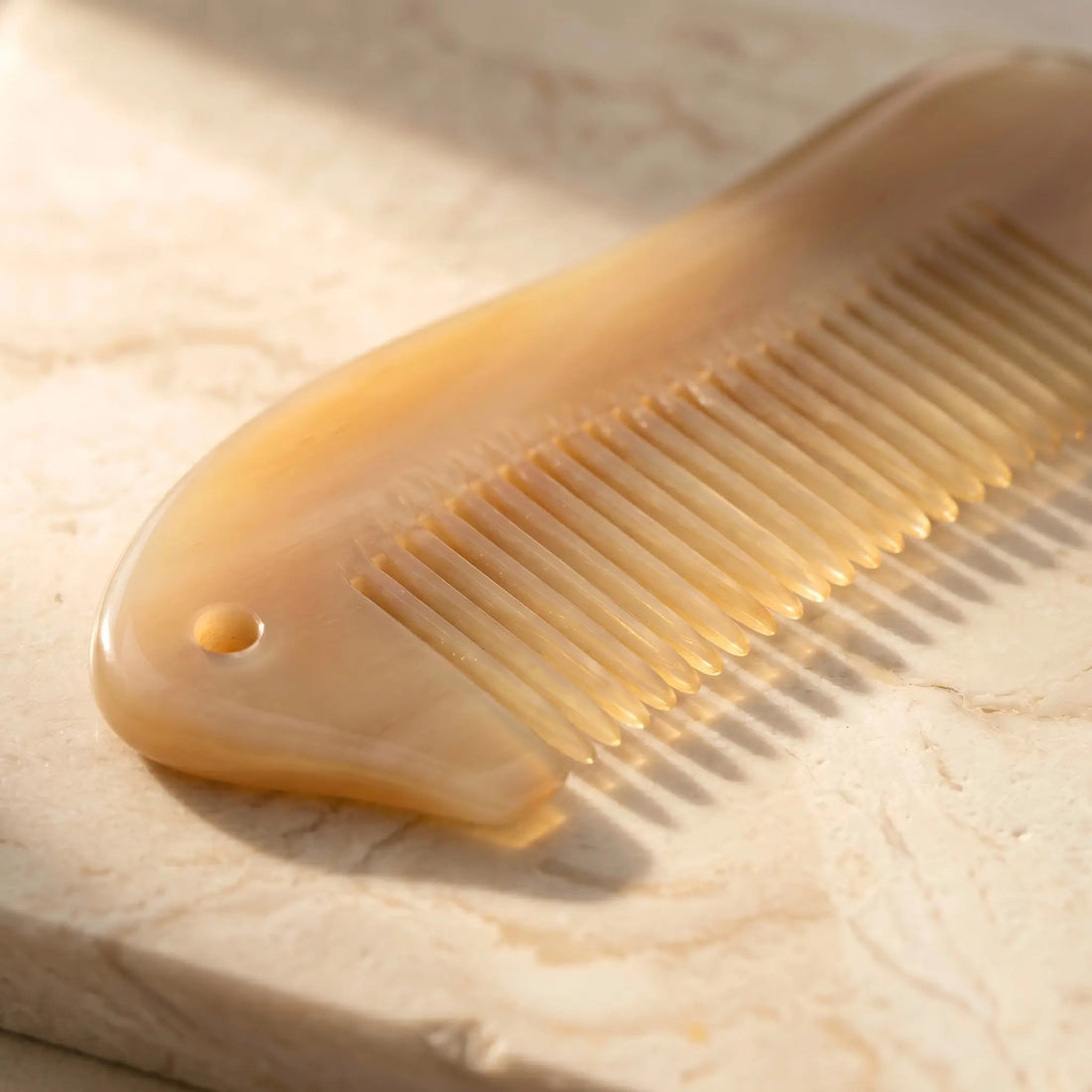 Close-up of natural horn comb grain